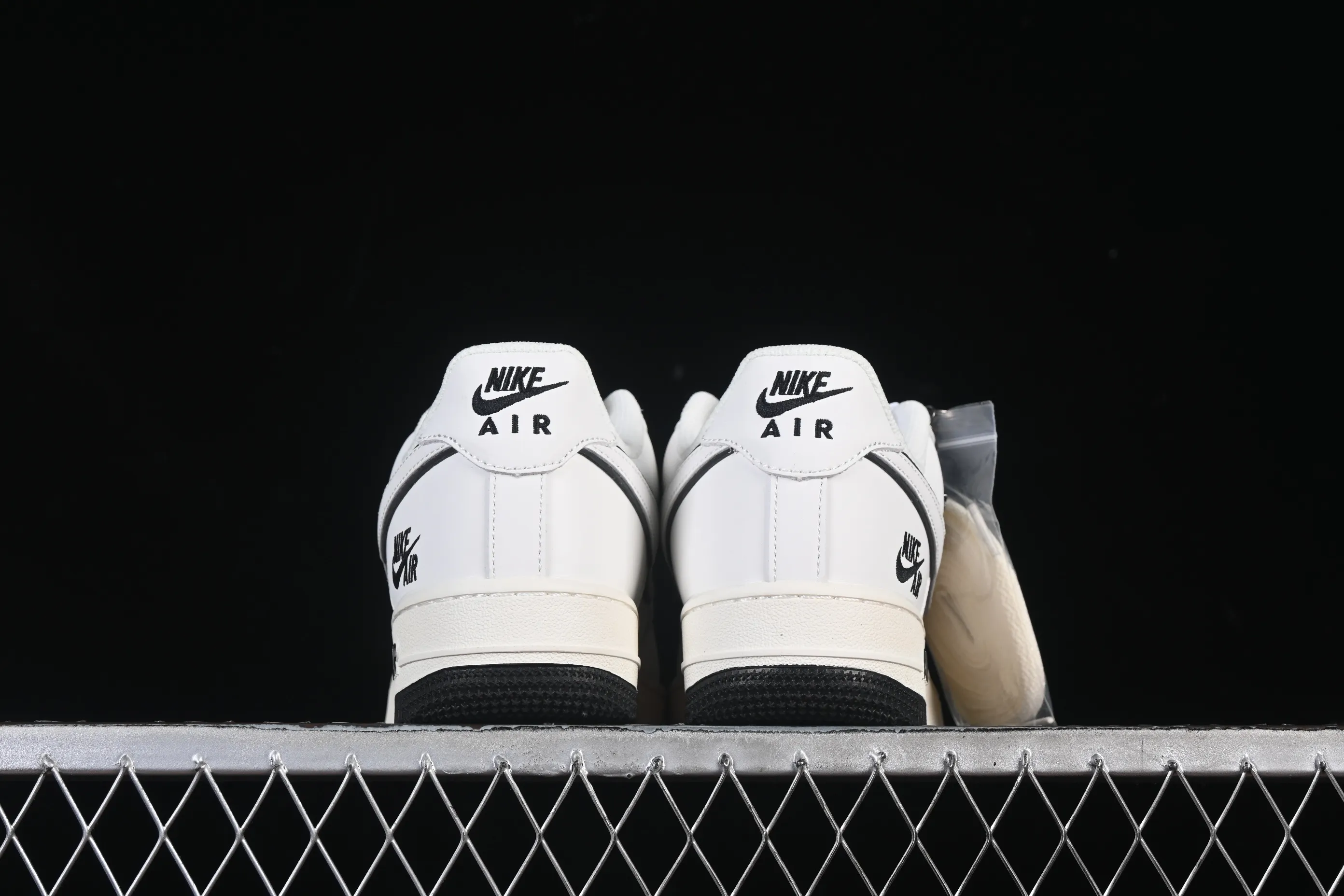 All Categories Nk Air Force 1 Air Force Series Nk Air Force 1 Low Air Force Low Nike Air Force 1'07 Low Beige White Black Air Force One Low Casual Shoes CS5288-036